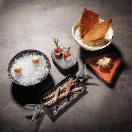 Hotel Restaurant Charbonnel ブラントーム エクステリア 写真