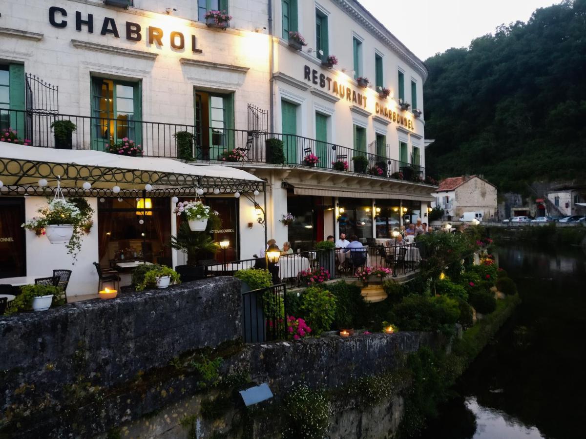 Hotel Restaurant Charbonnel ブラントーム エクステリア 写真
